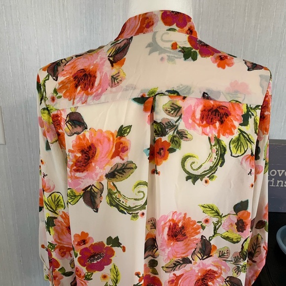 Sheer floral print 3/4 sleeves notchet keyhole - Picture 6 of 10